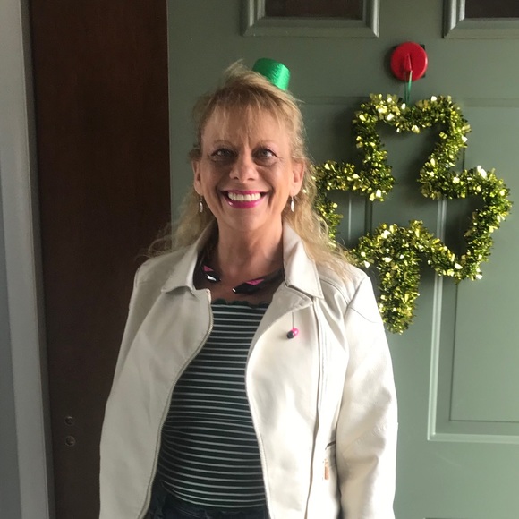 Meet your Posher, Lisa - Picture 1 of 1